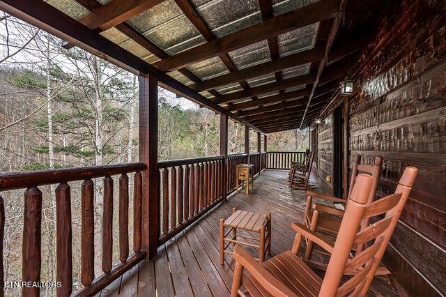 3322 Covered Bridge Way, Sevierville, TN 37862 - view of deck
