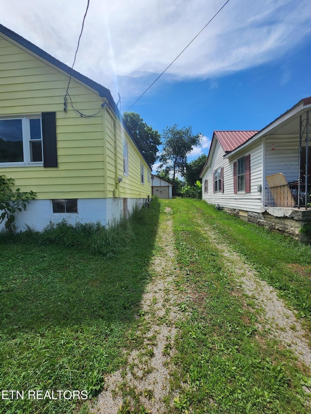 308 E Prospect St, Lafollette, TN 37766 - view of side of property featuring driveway