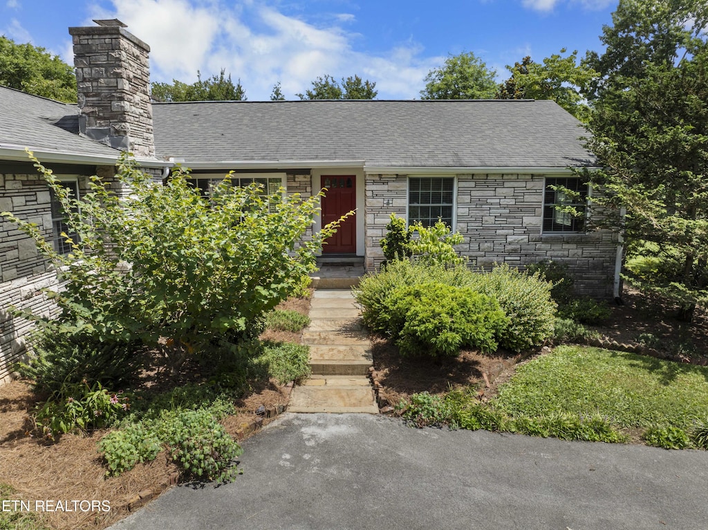 5426 Gaineswood Rd, Knoxville, TN 37918 - photo 1