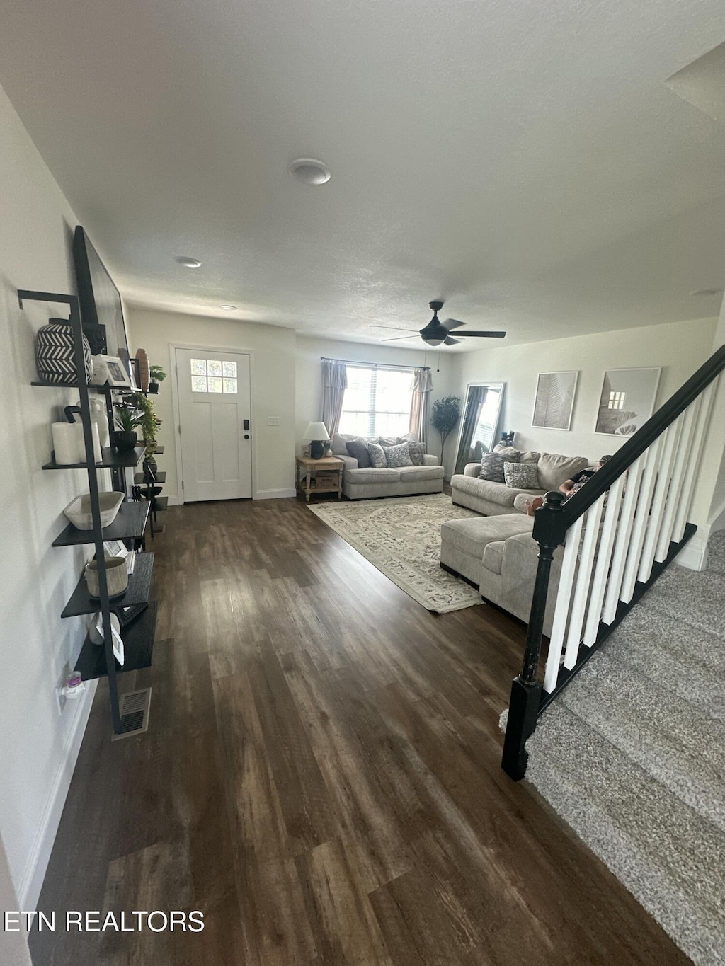 1179 Martin Ln, Lafollette, TN 37766 - photo 3