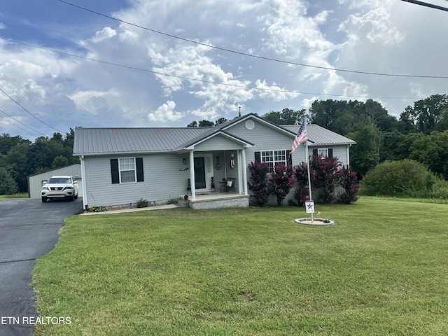 331 Weverett St, Sparta, TN 38583 - photo 2
