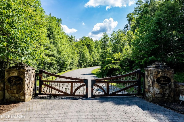 483 Chetola Trl, Townsend, TN 37882 - photo 2