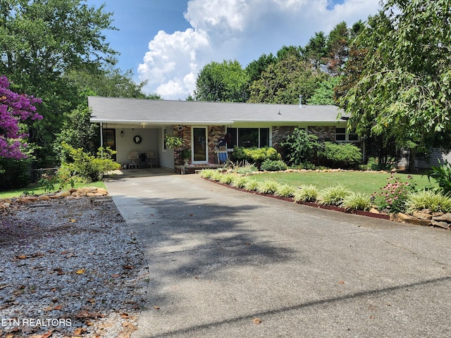 331 Dewitt Dr, Lenoir City, TN 37772 - photo 1