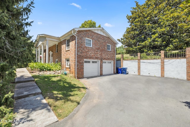 321 S Sevenoaks Dr, Knoxville, TN 37922 - photo 2
