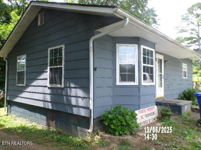 1639 Old Roane St, Harriman, TN 37748 - photo 2