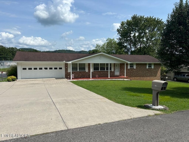 303 Sanford Ave, Clinton, TN 37716 - photo 1