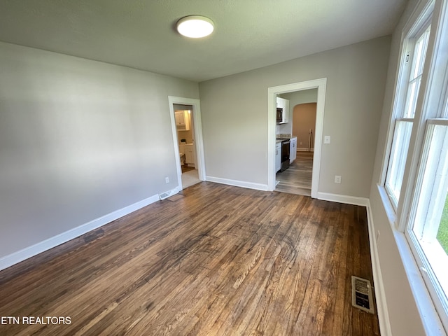 406 S S Indiana Ave, Lafollette, TN 37766 - photo 17