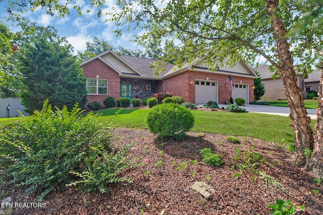 107 Mariners Dr, Crossville, TN 38558 - photo 1