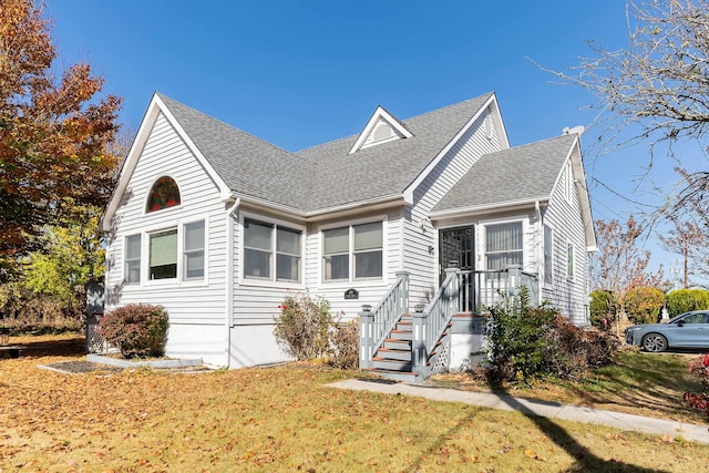 view of front of property with a front yard