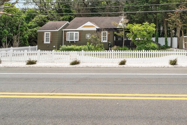 2068 N Shore Rd, Clermont, NJ 08210 - view of front of home featuring a fenced front yard