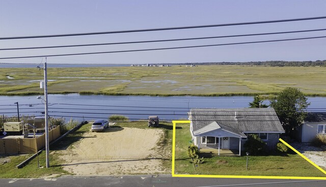 water view featuring a rural view