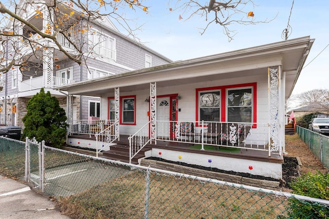 view of front of house featuring covered porch