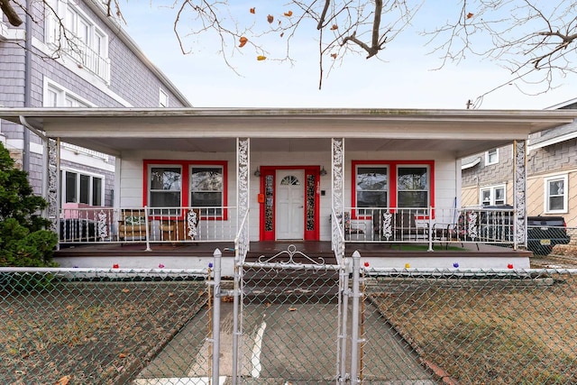 view of front facade with covered porch