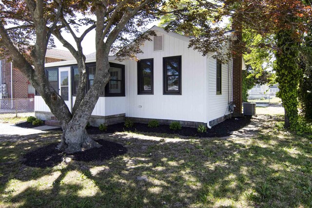 30 Pinetree Dr, Villas, NJ 08251 - view of front facade featuring central AC