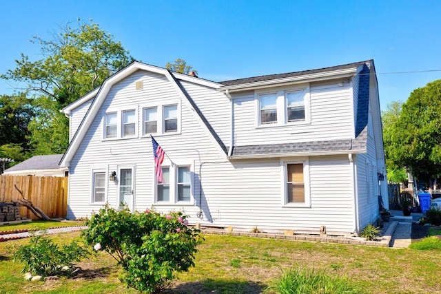 14 Lyndhurst Rd, Marmora, NJ 08223 - view of front of property featuring a gambrel roof and a shingled roof