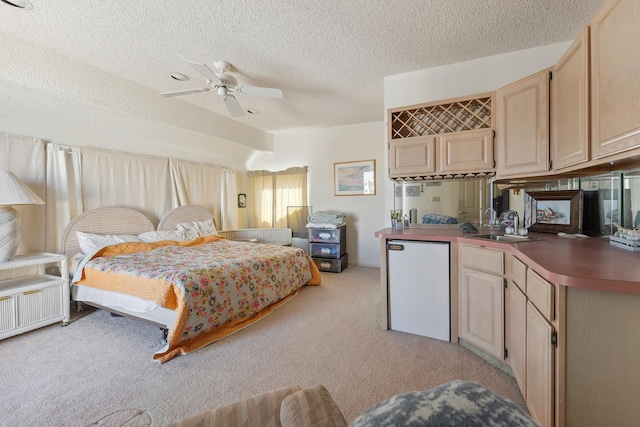 138 8th St, Avalon, NJ 08202 - bedroom with fridge, a textured ceiling, light carpet, and lofted ceiling