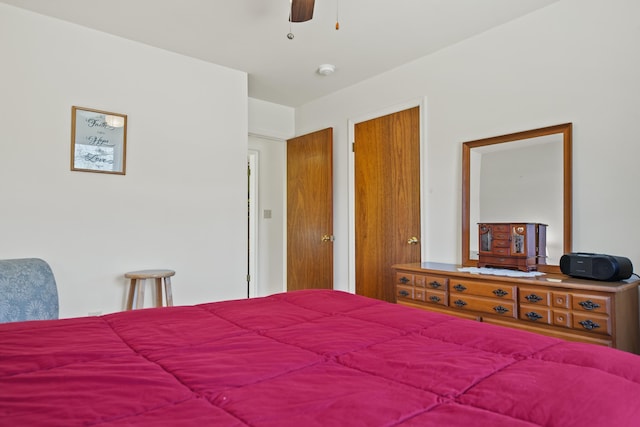 bedroom with ceiling fan