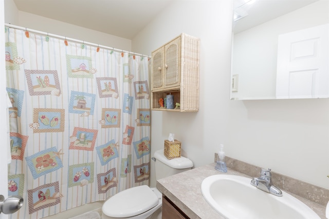 bathroom with a shower with curtain, vanity, and toilet