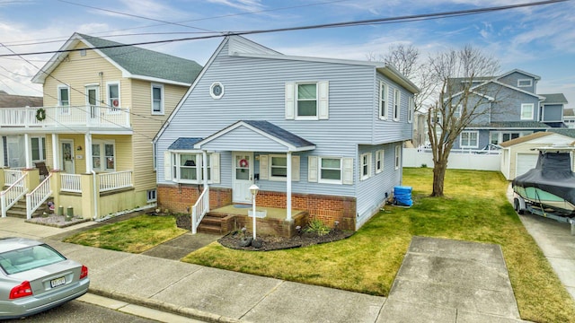 view of front of property with a front lawn