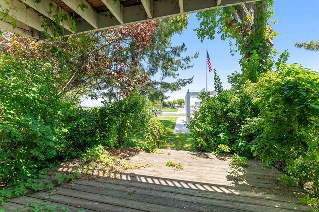 129 W Hollywood Ave, Wildwood Crest, NJ 08260 - view of deck