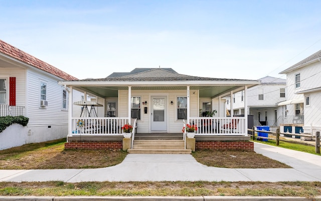 view of front of property featuring a porch