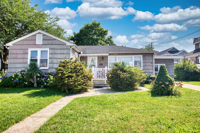 222 E 2nd Ave, North Wildwood, NJ 08260 - view of front facade with a front lawn