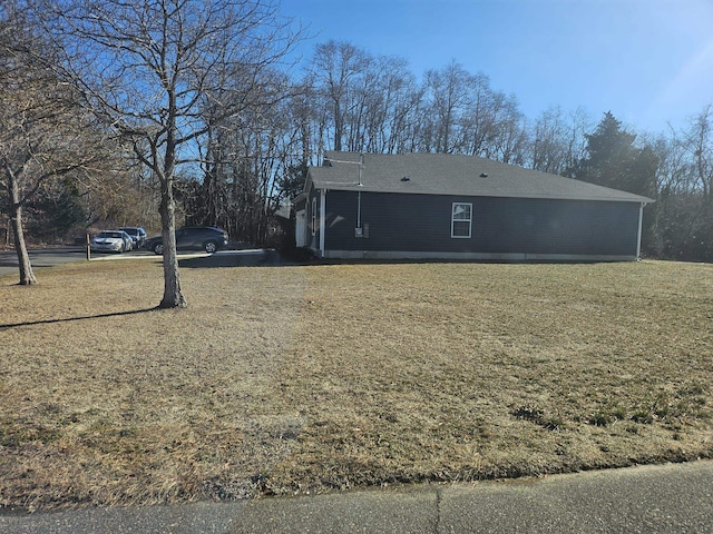 exterior space featuring a yard