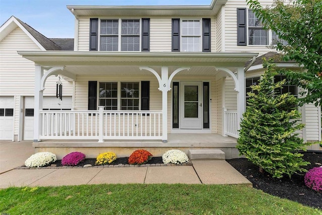 view of front of property featuring a porch