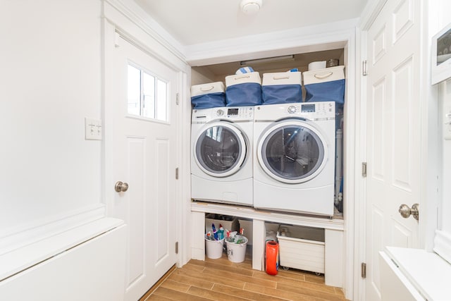 328 83rd St, Stone Harbor, NJ 08247 - laundry room featuring washer and dryer and light wood finished floors