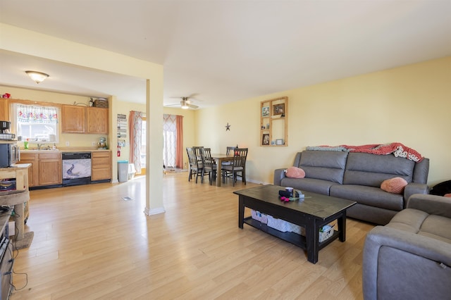 513 W Burk Ave, Wildwood, NJ 08260 - photo 5