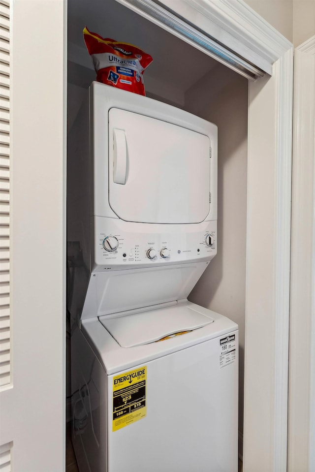 2025 Dune Dr Unit 2025, Avalon, NJ 08202 - washroom featuring stacked washer / drying machine