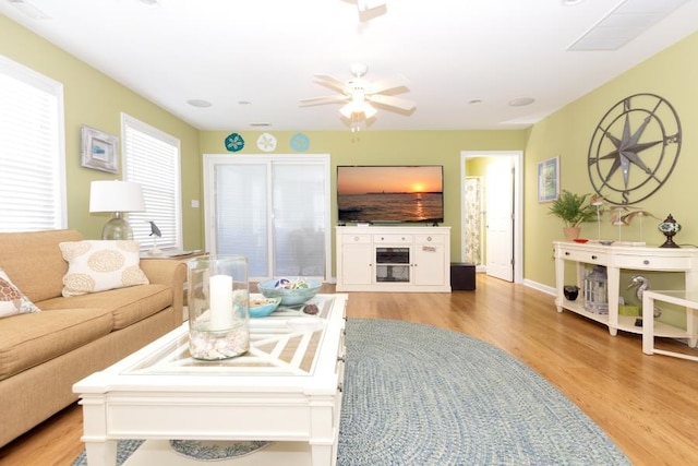 213 Hollywood Ave, Villas, NJ 08251 - living area featuring light wood-type flooring and a ceiling fan