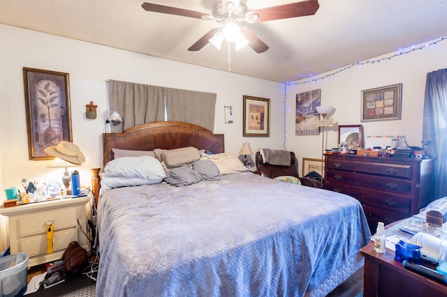 bedroom with ceiling fan