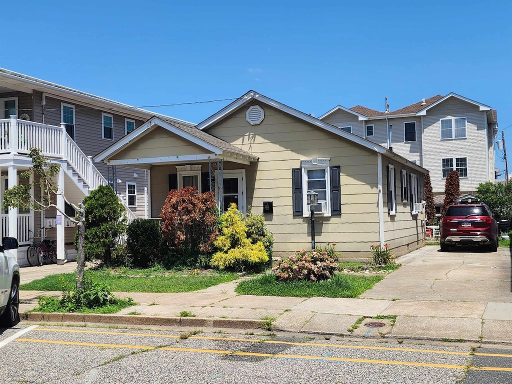 311 E Hildreth Ave, Wildwood, NJ 08260 - photo 1