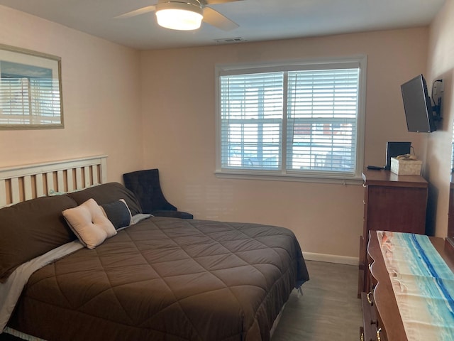 bedroom featuring ceiling fan