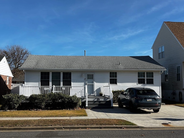 view of front of property