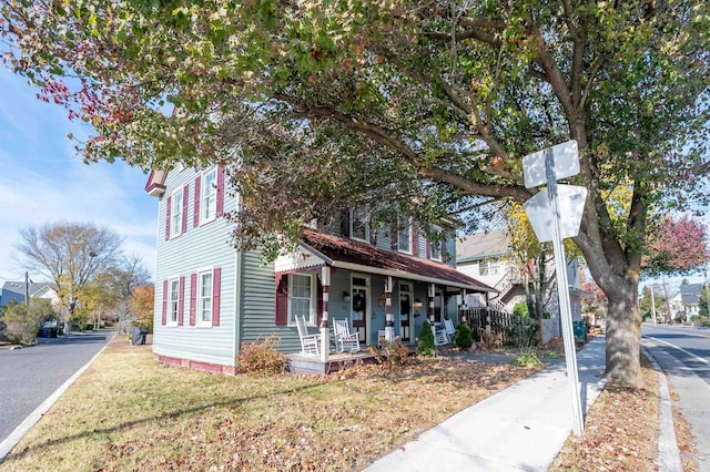 view of front of property featuring a porch