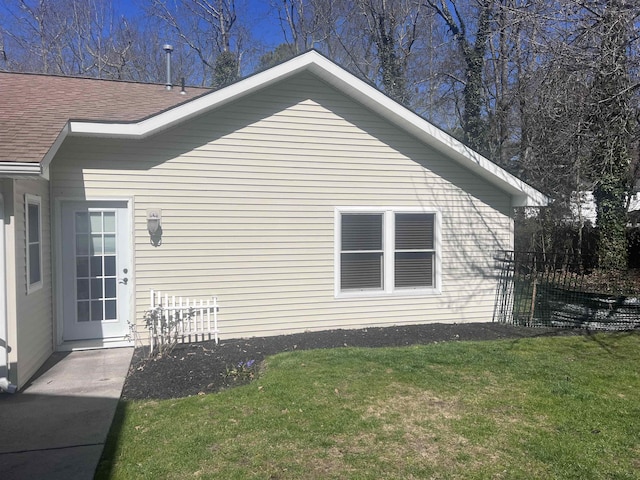 407 Elmwood Ave, Marmora, NJ 08223 - view of side of home with a lawn