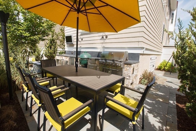 view of patio featuring area for grilling