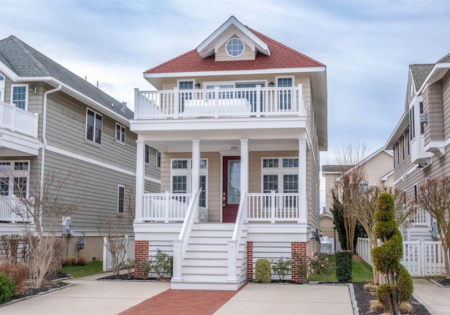 view of front of home featuring a porch