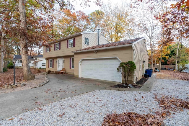 view of front property featuring a garage