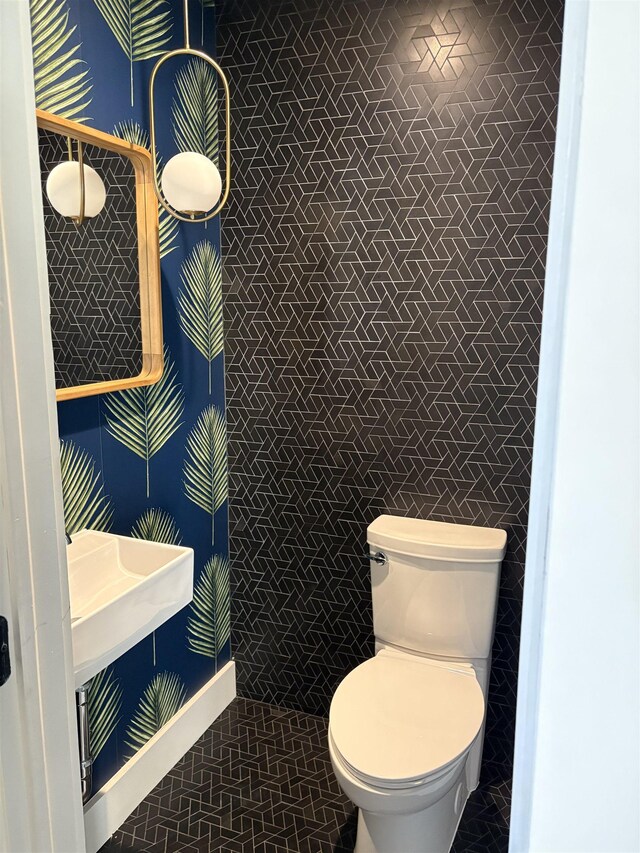401 Fern Rd, Cape May Beach, NJ 08251 - half bathroom with toilet and baseboards