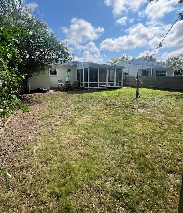 106 Cedardale Ave, Villas, NJ 08251 - back of property with a sunroom and a patio area