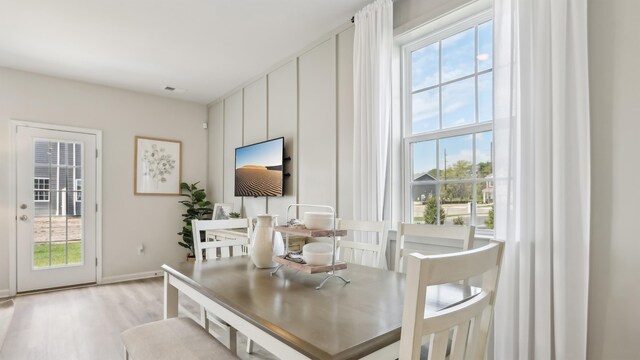212 Bentz Ave, Villas, NJ 08251 - dining area featuring light wood-type flooring and baseboards