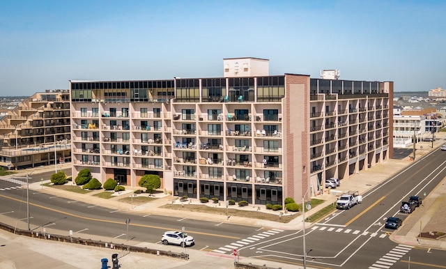 view of apartment building / complex