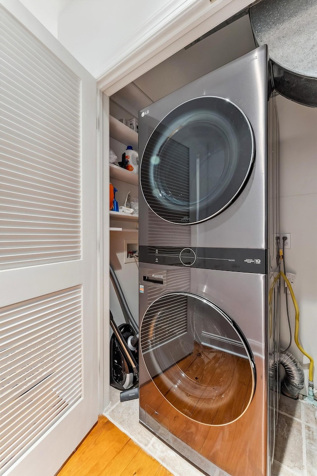3005 Shore Dr, Cape May Beach, NJ 08251 - clothes washing area with laundry area and stacked washer and clothes dryer