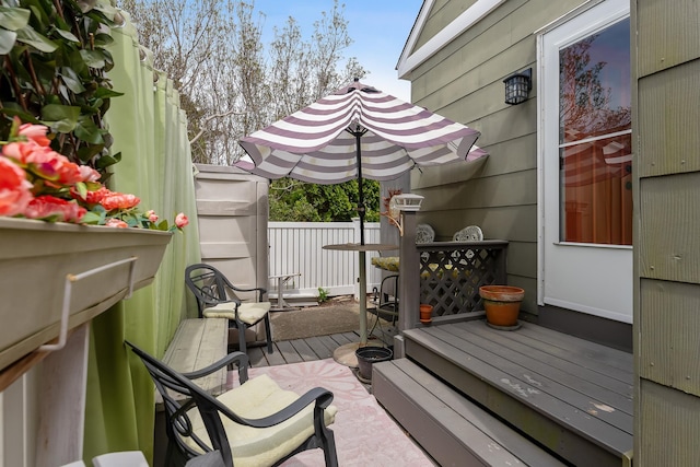 deck with fence