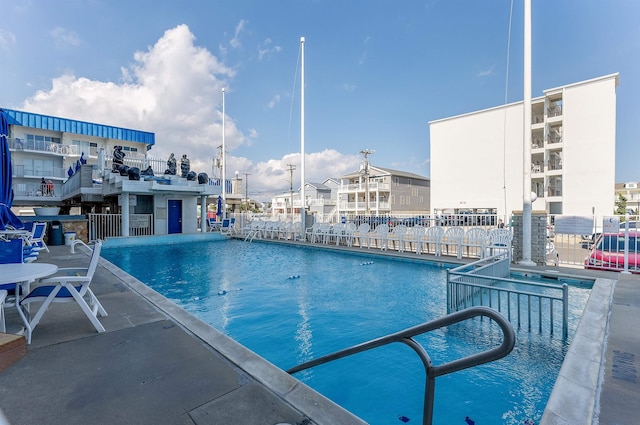 view of swimming pool