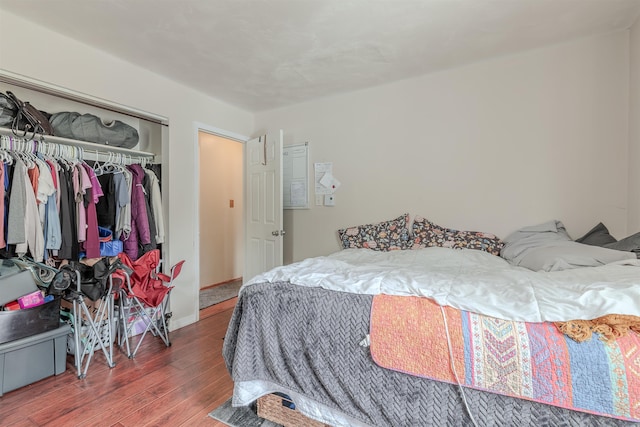 237 Lennox Ave, North Cape May, NJ 08204 - bedroom featuring wood finished floors, a closet, and baseboards