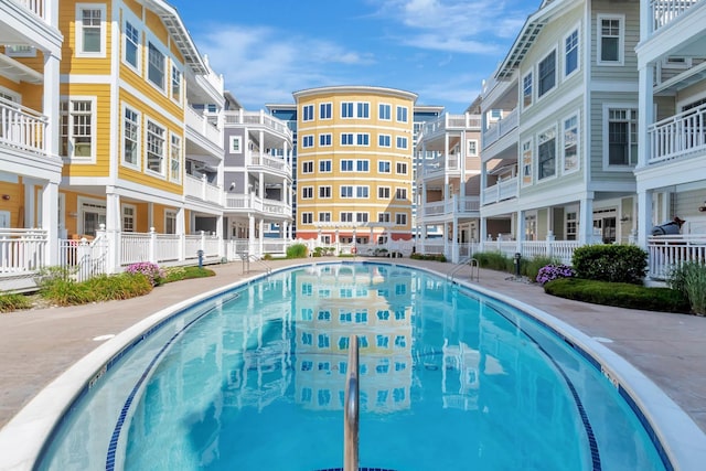 view of swimming pool